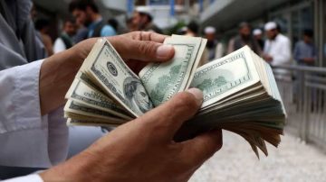 كام سعر 100 دولار في السوق السوداء.. سعر الدولار مقابل الجنيه المصري اليوم الثلاثاء 2025-7-29 اعرف عامل كام حالاً