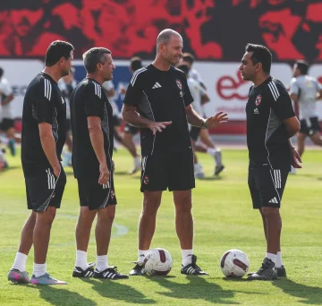 بدعم من عادل مصطفى.. دخول الخطير تشكيل الأهلي ضد إيجل نوار