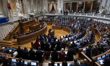 البرلمان البرتغالى يوافق على مشروع قانون يحظر ارتداء النقاب بالأماكن العامة