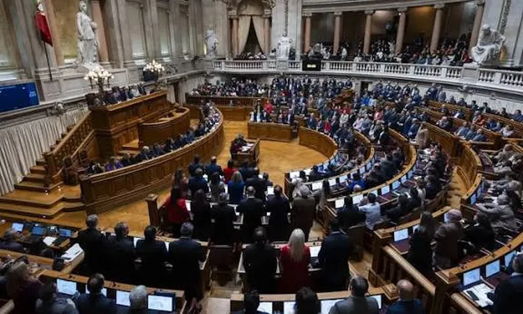 البرلمان البرتغالى يوافق على مشروع قانون يحظر ارتداء النقاب بالأماكن العامة
