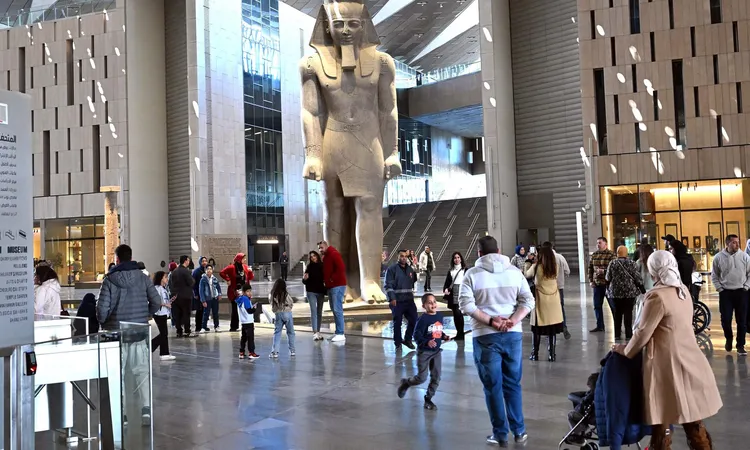 التكنولوجيا في خدمة الآثار.. كيفية استخدام المتحف المصري الكبير الذكاء الاصطناعي في العرض