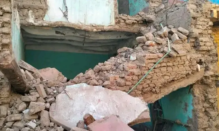 انهيار منزل مكون من طابقين في جنوب الأقصر