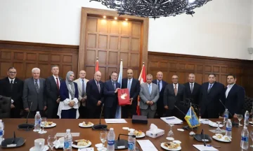 السفير الكندي بالقاهرة يبحث مع غرفة الإسكندرية التجارية سبل التعاون بين البلدين