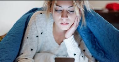 حين تتحول التكنولوجيا إلى مرض.. 10 مشاكل صحية تسببها لجسمك دون أن تدرى
