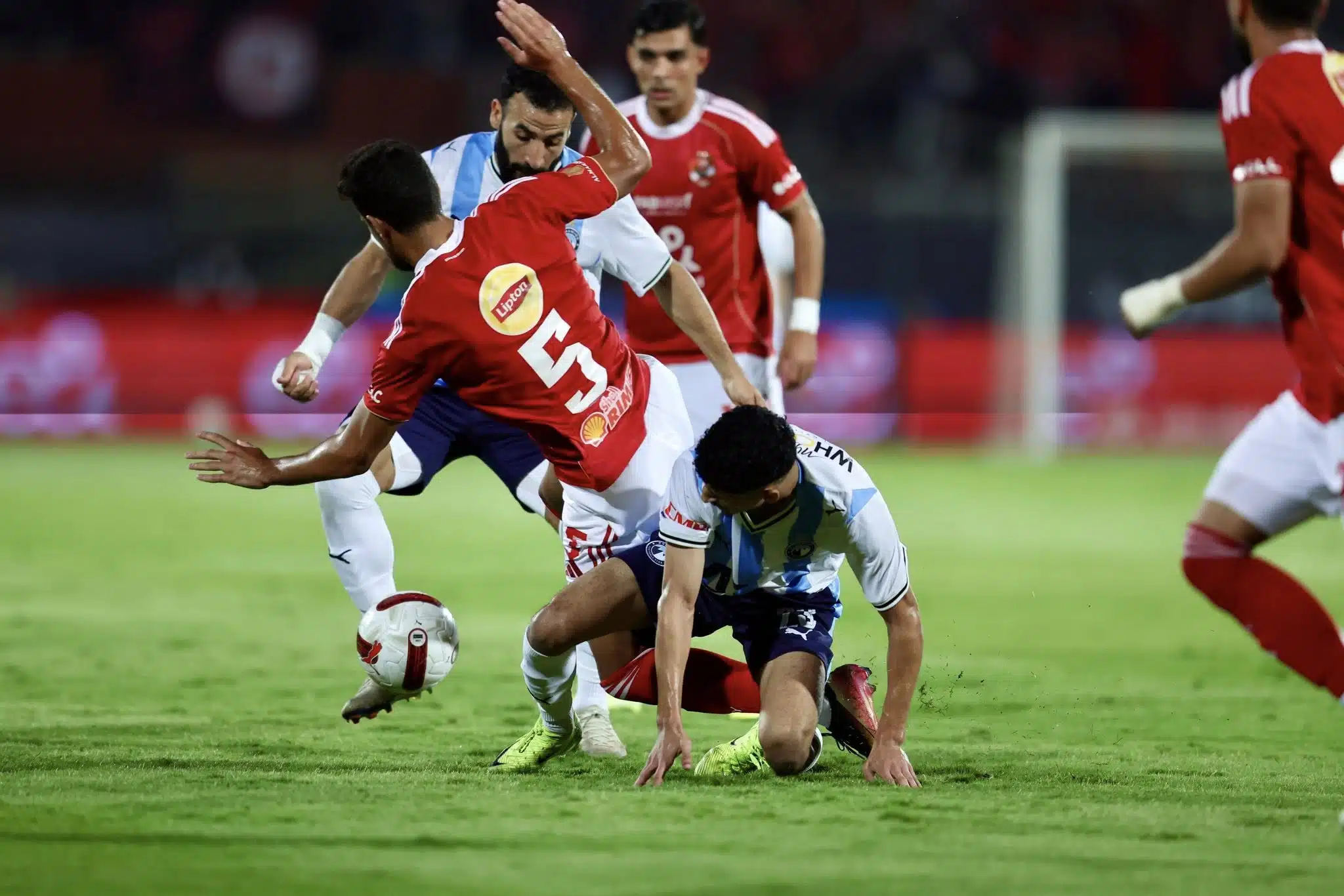بيراميدز يوجه ضربة قوية لـ الأهلي.. ومصير ياسر إبراهيم بعد الإصابة مع المنتخب
