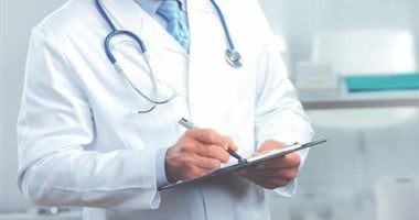 هل يجوز للطبيب إفشاء سر المريض؟ .. دار الإفتاء توضح وتُجيز فى عدة حالات