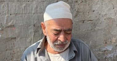 عم فوزي: ركبت الباص ومساعد السائق دفعنى بيده فوقعت على وشى.. فيديو