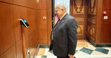 ناجى الشهابى أول من يسجل حضورا بقاعة الشيوخ: الانضباط أول رسالة للمواطنين