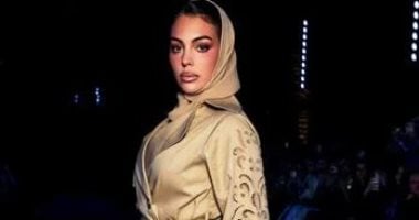 جورجينا رودريجيز بالحجاب.. كم مرة ظهرت عارضة الأزياء بغطاء الرأس؟
