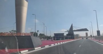 محافظة القاهرة تزين طريق المطار لاستقبال ضيوف افتتاح المتحف المصرى.. صور