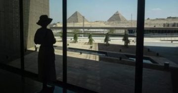الماضى والحاضر.. إذاعة فرنسية تبرز افتتاح المتحف المصرى بالقرب من الأهرامات
