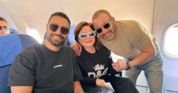 إلهام شاهين من داخل الطائرة برفقة السقا وكريم فهمى: نعم الصحبة