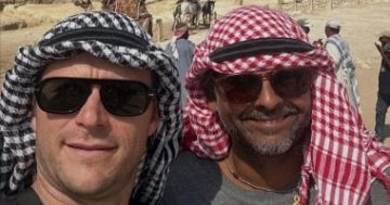 سكوت إيستوود يختتم زيارته إلى مصر بجولة جوية فوق الأهرامات