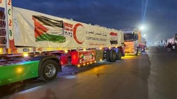 الاحتلال يعرقل دخول المساعدات إلى غزة وشاحنات تعود من المعبر دون تفريغ حمولتها