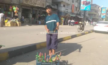 جاي من المنصورة لدسوق.. قصة كفاح ‘أحمد’ في بيع الربابة بمولد الدسوقي: بشتغل عشان أعتمد على نفسي | صور