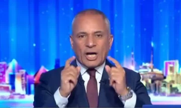 نقلة كبيرة للمواطن قريبًا.. أحمد موسى يزف بشرى سارة بشأن قطاع الكهرباء في مصر