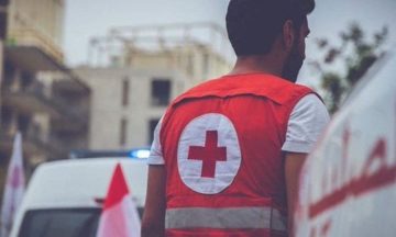 «آثار جنازير الدبابات على أجسادهم».. الصليب الأحمر يسلم 30 جثمانًا لأسرى فلسطينيين