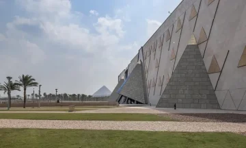 وزارة السياحة والآثار تعلن إطلاق الموقع الإلكتروني الرسمي للمتحف المصري الكبير