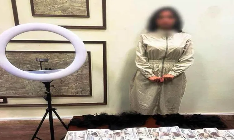 ضبط صانعة محتوى لنشرها مقاطع فيديو تتضمن قيامها بالرقص بملابس خادشة للحياء العام