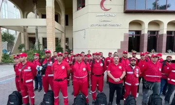 وفد برلماني دنماركي يزور مخازن الهلال الأحمر في العريش