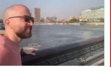 أثناء سيره على ضفاف النيل.. مصري يهنئ الأسير باسم خندقجي: مبروك الحرية (فيديو)