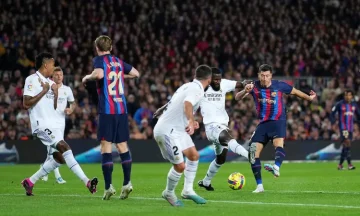 موعد والقنوات الناقلة لمباراة ريال مدريد و برشلونة في كلاسيكو الأرض بالدوري الإسباني