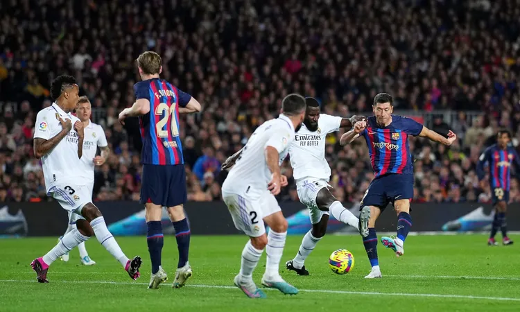 موعد والقنوات الناقلة لمباراة ريال مدريد و برشلونة في كلاسيكو الأرض بالدوري الإسباني