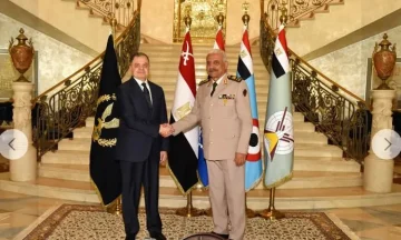 القائد العام للقوات المسلحة يستقبل اللواء محمود توفيق وزير الداخلية للتهنئة بذكرى انتصارات أكتوبر