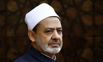 شيخ الأزهر يحاضِر وفد شباب مجلس الكنائس العالمي حول وسطيَّة الإسلام وأهميَّة الحوار بين الأديان