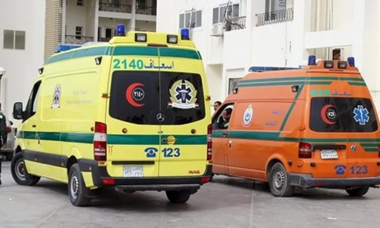 إصابة شخص إثر انقلاب سيارة على الطريق الصحراوي الغربي بقنا