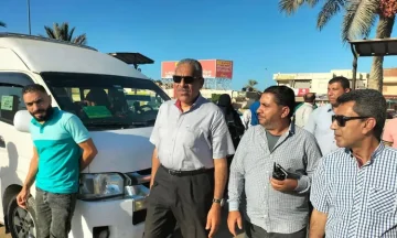 سكرتير عام مطروح: المرور علي المواقف لمتابعة التزام السائقين بالتعريفة الجديدة