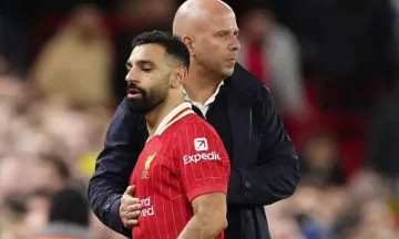 ستيفن وارنوك: ليفربول أثبت قدرته على الفوز دون محمد صلاح واستبعادُه قد يتكرر مستقبلاً