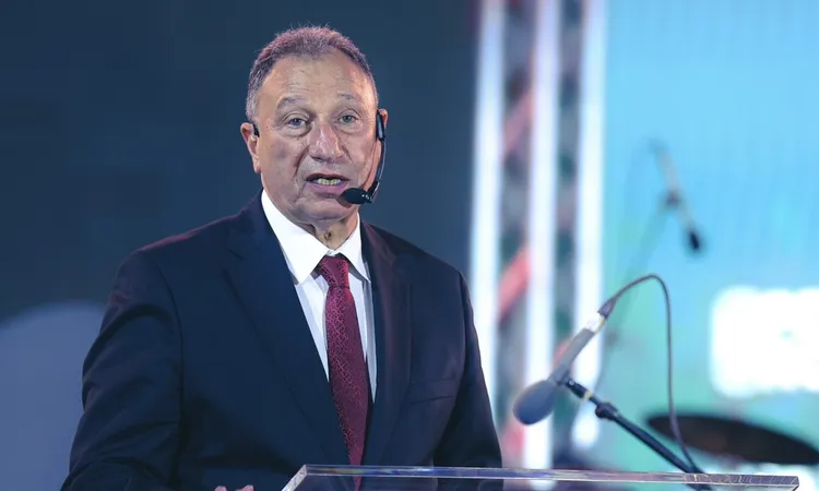 الخطيب: مشروع الاستاد حلم يقترب من التحقق.. ومؤسسة الأهلي للتنمية المجتمعية هدفها خدمة الوطن