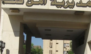 القبض على شخص خلال محاولته سرقة محل مصوغات ذهبية في قنا