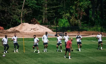 الأهلي يستأنف مرانه استعدادًا لمباراة الاتحاد السكندري