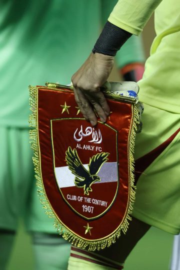 شركة إسبانية تحرض هدف الأهلي على الرحيل إلى أوروبا.. صدمة كبرى