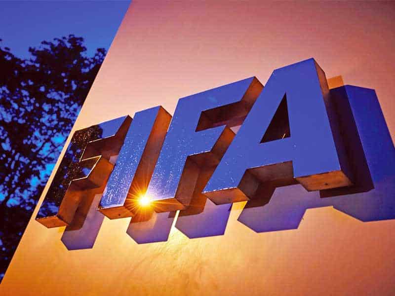 الأهلي يوجه ضربة قاضية جديدة إلى نادي الزمالك.. فيفا يشعلها
